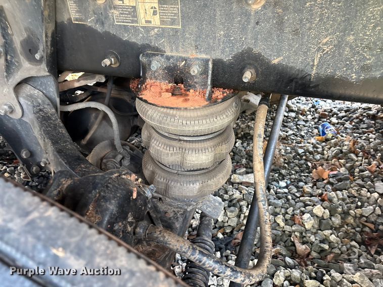 image for item YA2639 2022 Kenworth T880 dump truck