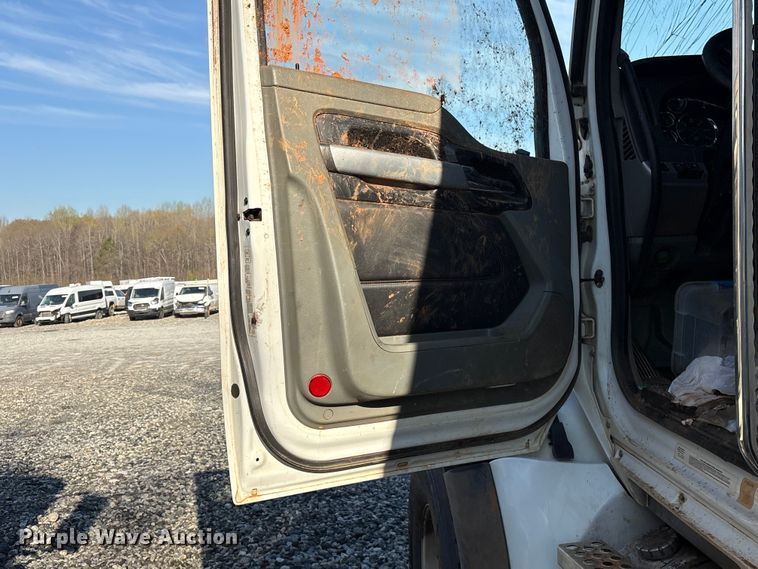 image for item YA2639 2022 Kenworth T880 dump truck