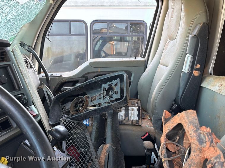 image for item YA2639 2022 Kenworth T880 dump truck