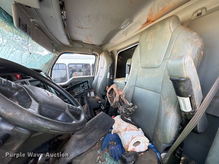 image for item YA2639 2022 Kenworth T880 dump truck