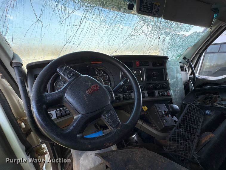 image for item YA2639 2022 Kenworth T880 dump truck