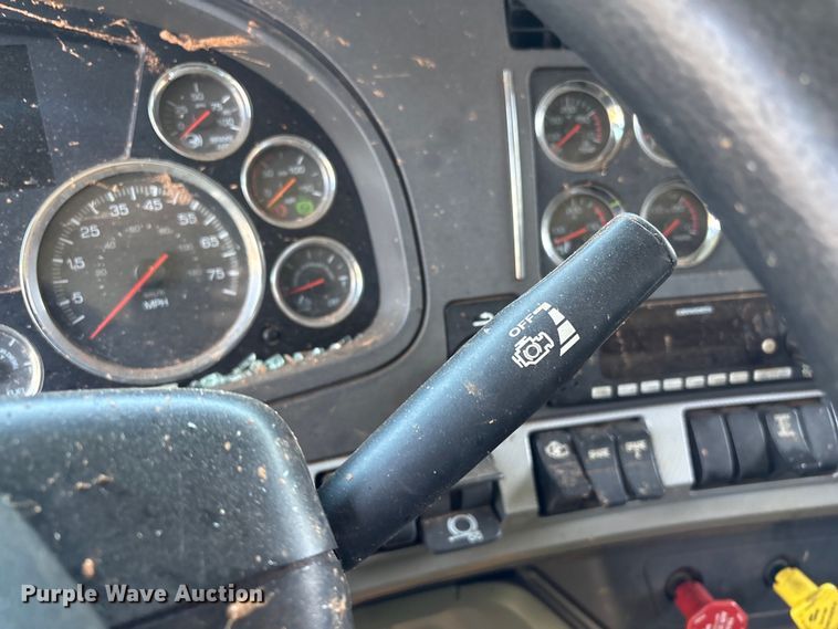 image for item YA2639 2022 Kenworth T880 dump truck