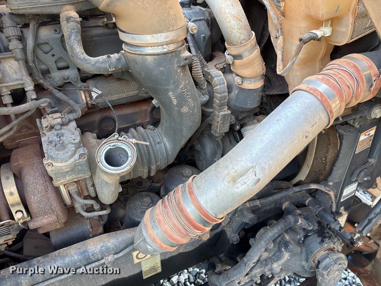 image for item YA2639 2022 Kenworth T880 dump truck