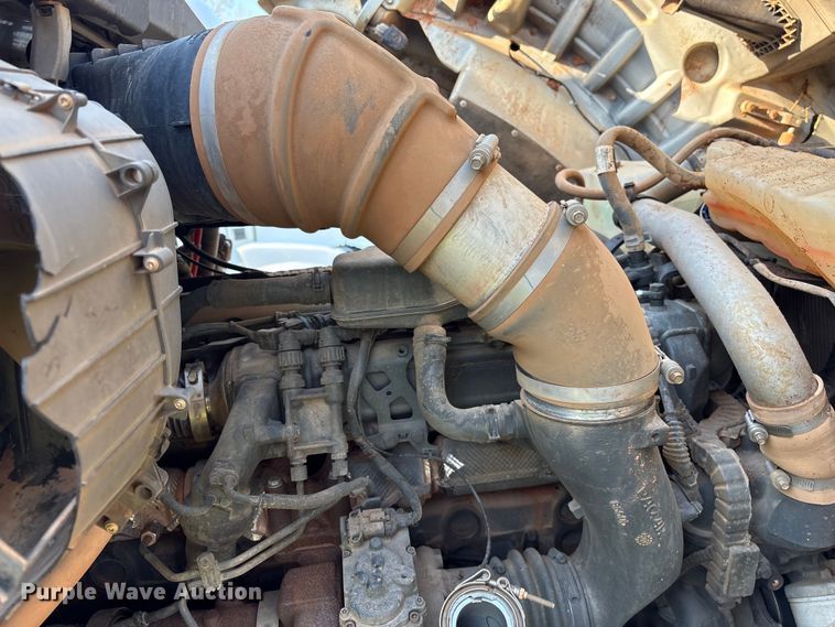 image for item YA2639 2022 Kenworth T880 dump truck