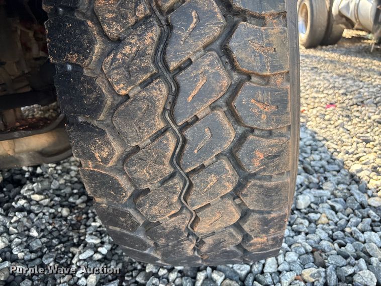 image for item YA2639 2022 Kenworth T880 dump truck