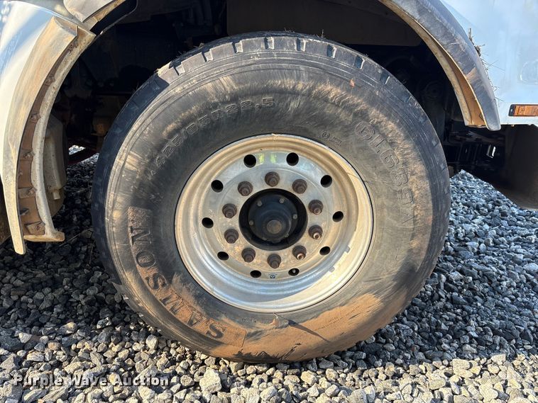 image for item YA2639 2022 Kenworth T880 dump truck