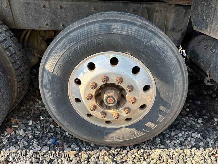 image for item YA2639 2022 Kenworth T880 dump truck