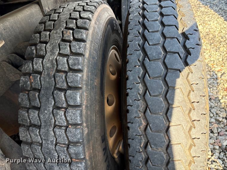 image for item YA2639 2022 Kenworth T880 dump truck