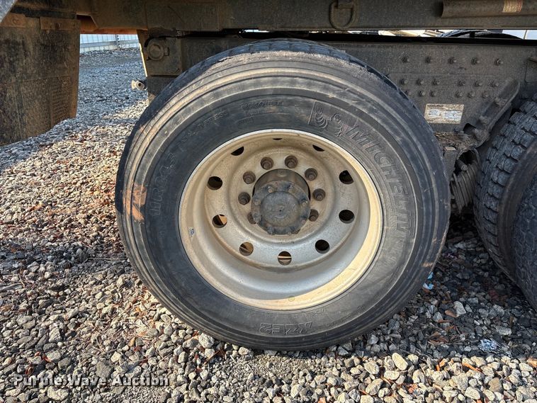 image for item YA2639 2022 Kenworth T880 dump truck