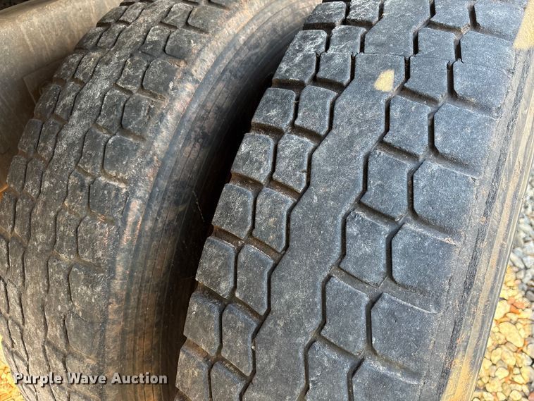 image for item YA2639 2022 Kenworth T880 dump truck