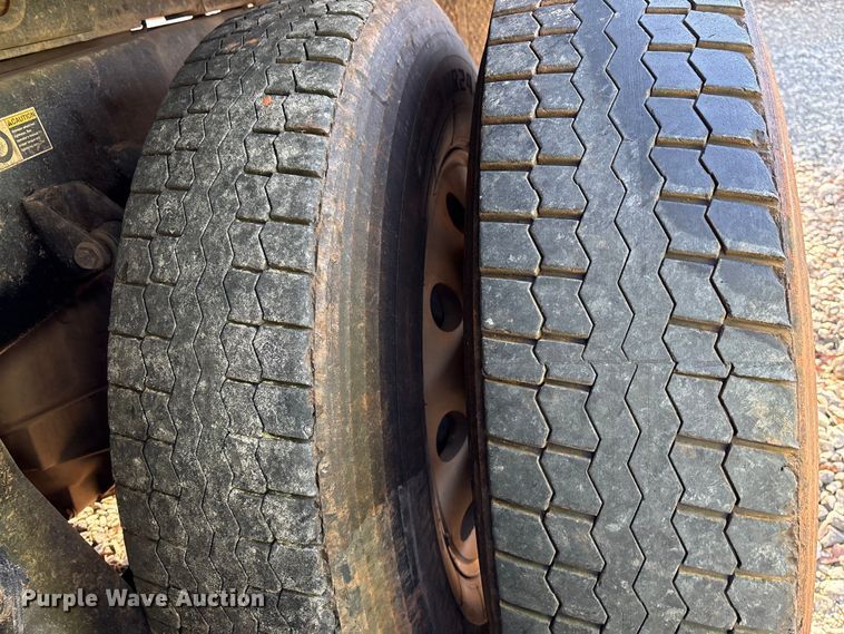 image for item YA2639 2022 Kenworth T880 dump truck