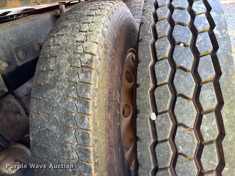 image for item YA2639 2022 Kenworth T880 dump truck