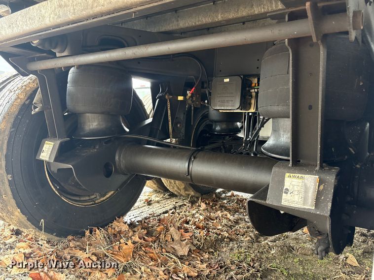 image for item YA2723 2024 Hyundai VC2530152-AJS dry van trailer