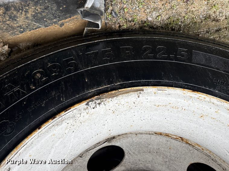 image for item YA2723 2024 Hyundai VC2530152-AJS dry van trailer