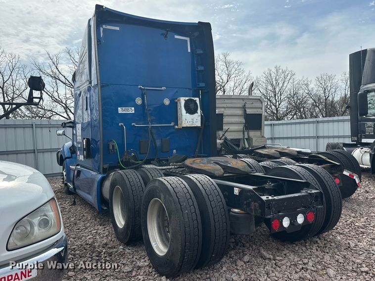 image for item YA2743 2020 Kenworth T680 semi truck