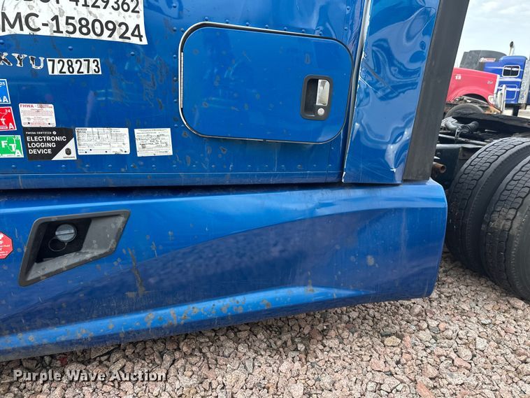 image for item YA2743 2020 Kenworth T680 semi truck