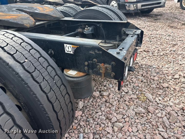 image for item YA2743 2020 Kenworth T680 semi truck