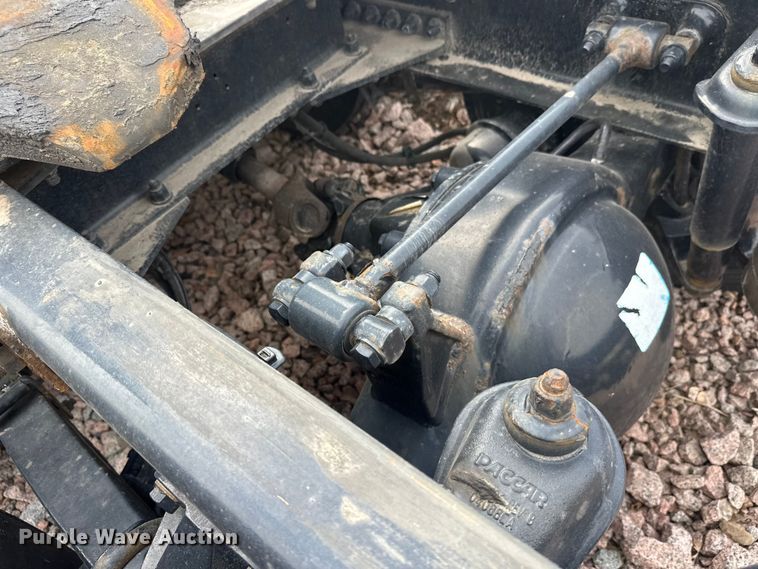 image for item YA2743 2020 Kenworth T680 semi truck