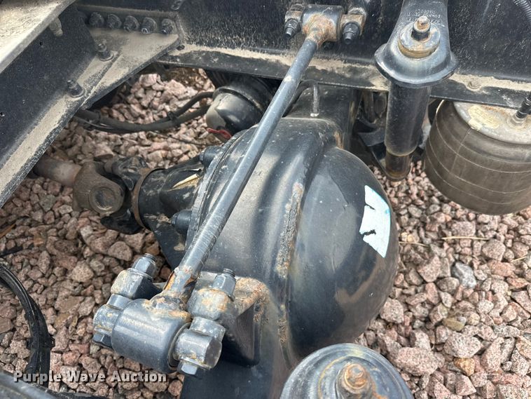 image for item YA2743 2020 Kenworth T680 semi truck