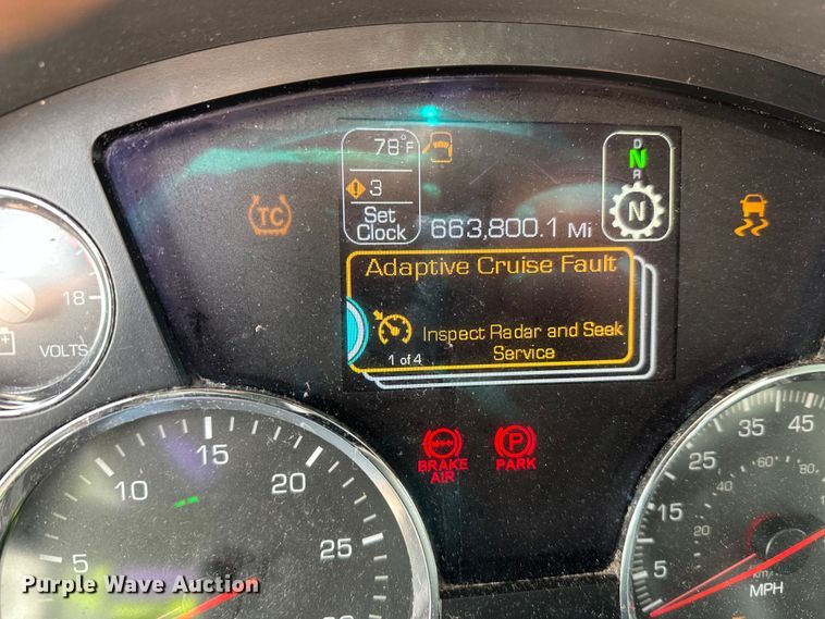 image for item YA2743 2020 Kenworth T680 semi truck