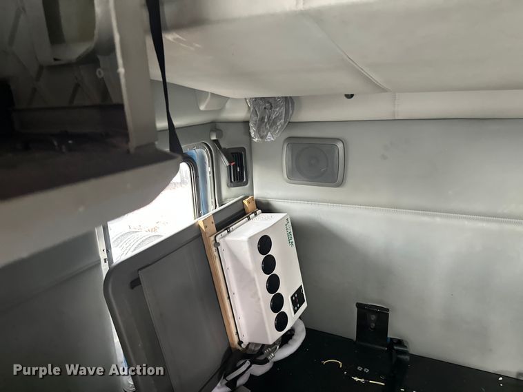 image for item YA2743 2020 Kenworth T680 semi truck