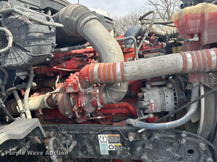 image for item YA2743 2020 Kenworth T680 semi truck