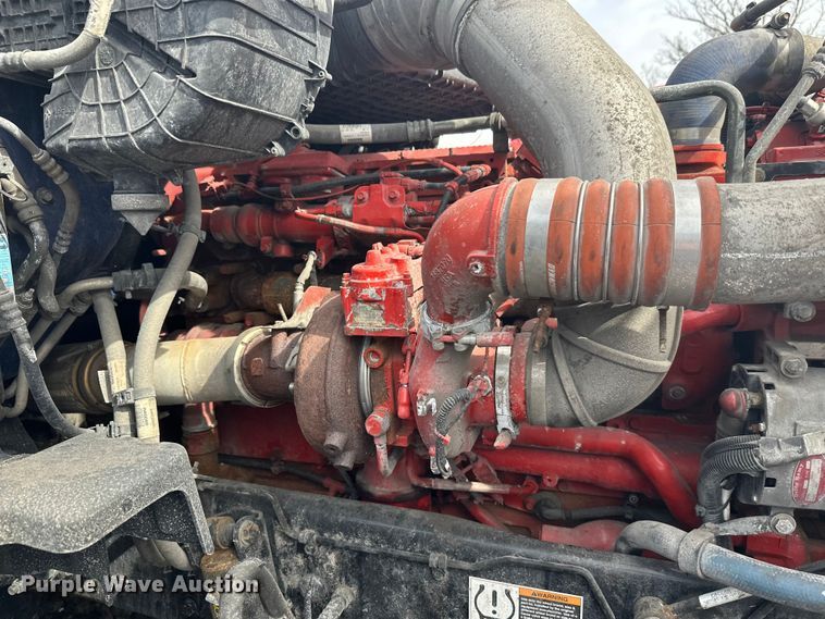 image for item YA2743 2020 Kenworth T680 semi truck