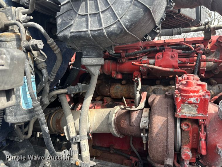 image for item YA2743 2020 Kenworth T680 semi truck