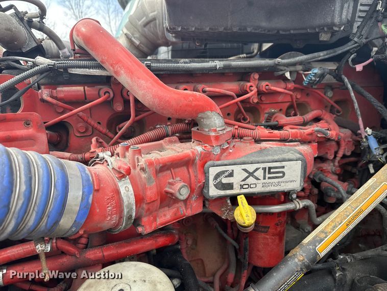 image for item YA2743 2020 Kenworth T680 semi truck