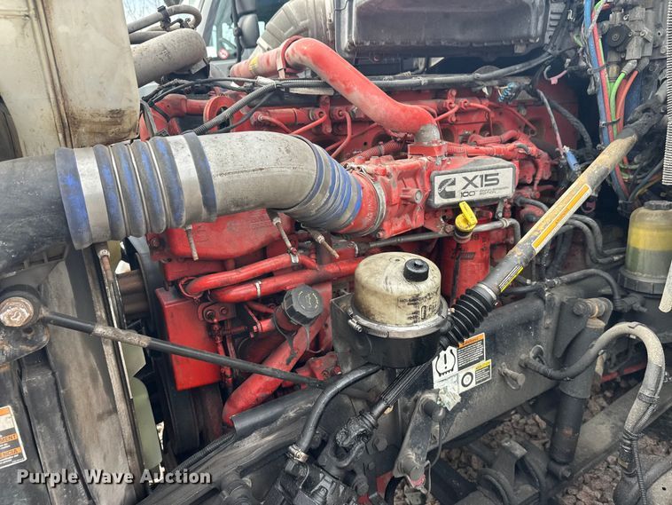 image for item YA2743 2020 Kenworth T680 semi truck