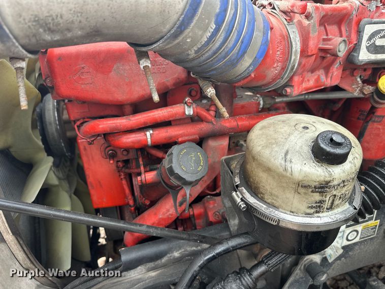 image for item YA2743 2020 Kenworth T680 semi truck