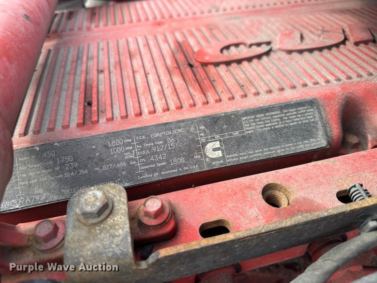 image for item YA2743 2020 Kenworth T680 semi truck