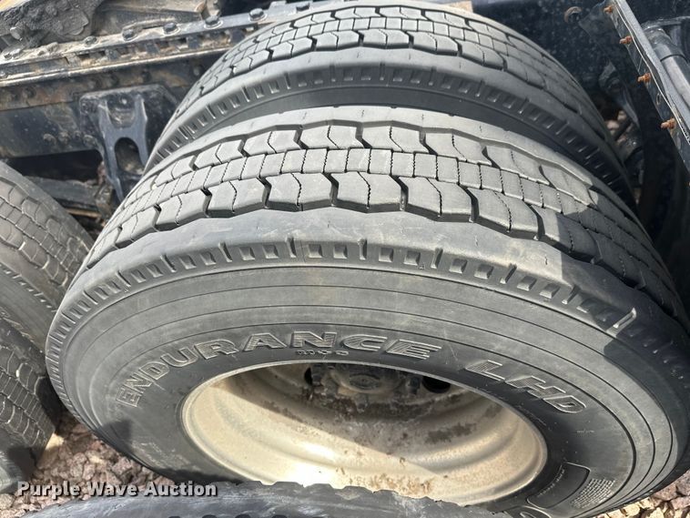 image for item YA2743 2020 Kenworth T680 semi truck