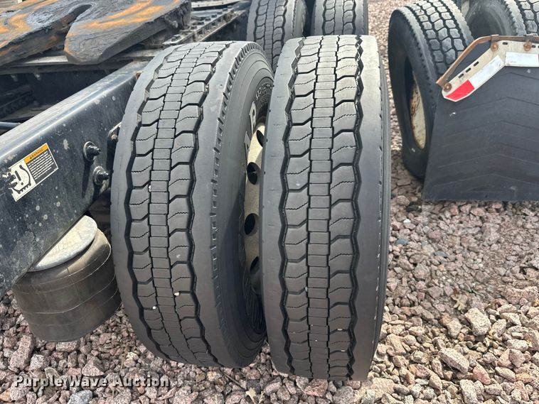 image for item YA2743 2020 Kenworth T680 semi truck