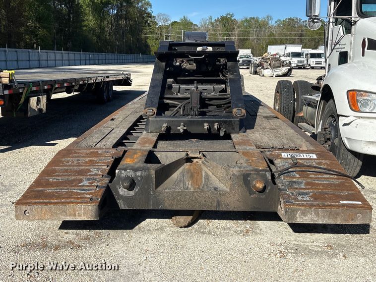 image for item YA2747 2015 Globe lowboy equipment trailer
