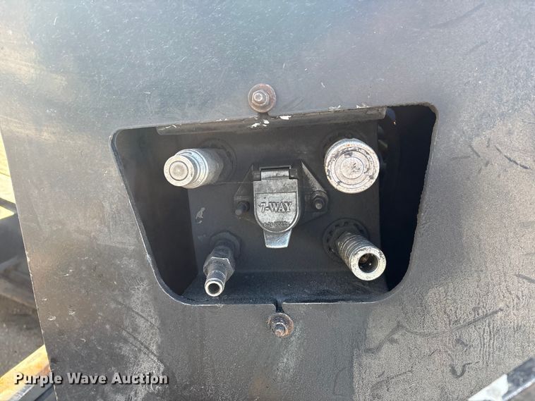 image for item YA2747 2015 Globe lowboy equipment trailer