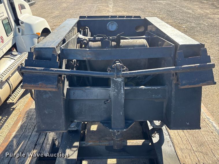 image for item YA2747 2015 Globe lowboy equipment trailer