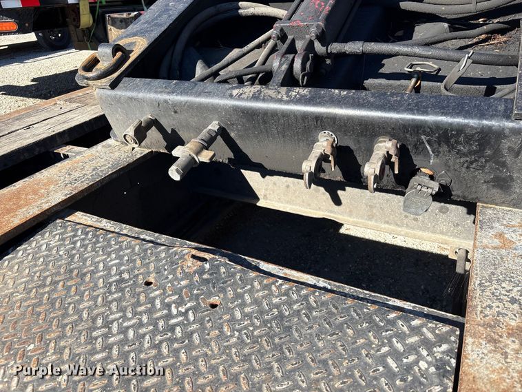 image for item YA2747 2015 Globe lowboy equipment trailer