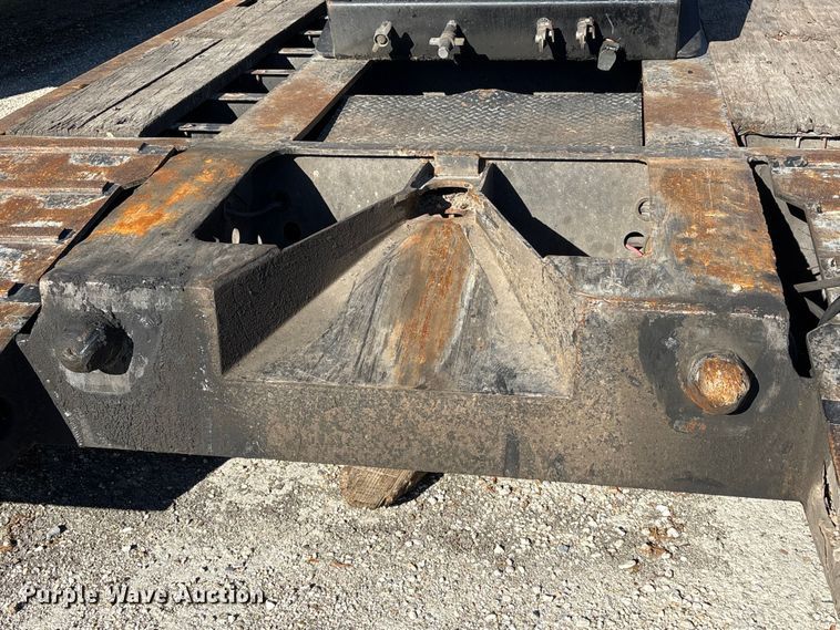 image for item YA2747 2015 Globe lowboy equipment trailer
