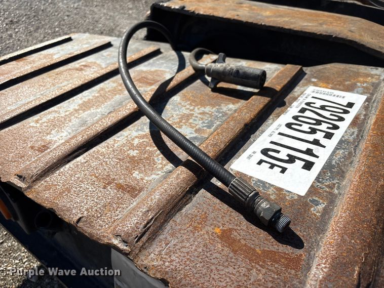 image for item YA2747 2015 Globe lowboy equipment trailer