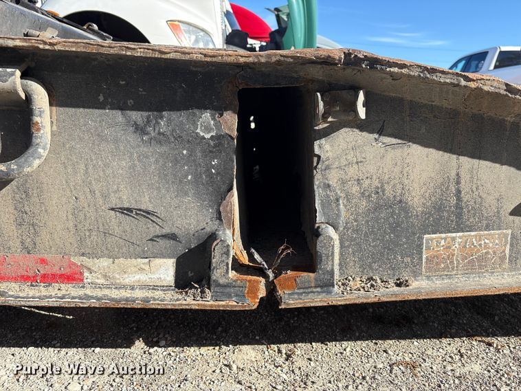 image for item YA2747 2015 Globe lowboy equipment trailer