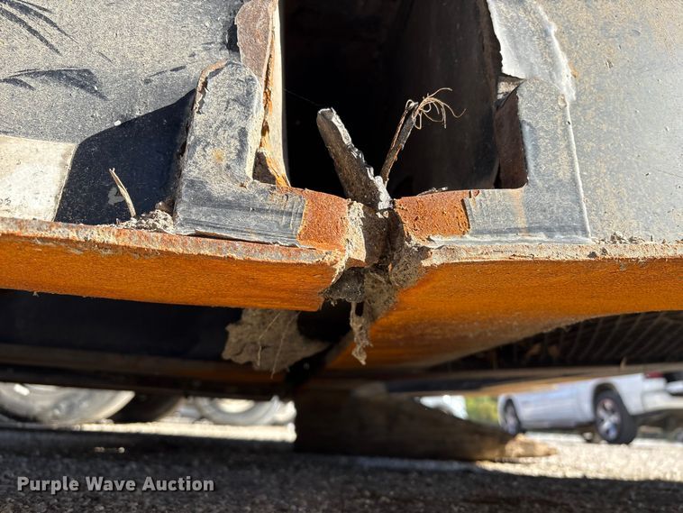 image for item YA2747 2015 Globe lowboy equipment trailer