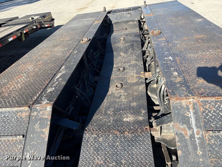 image for item YA2747 2015 Globe lowboy equipment trailer