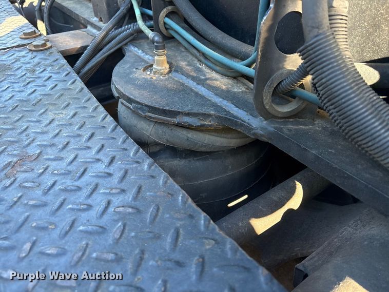 image for item YA2747 2015 Globe lowboy equipment trailer