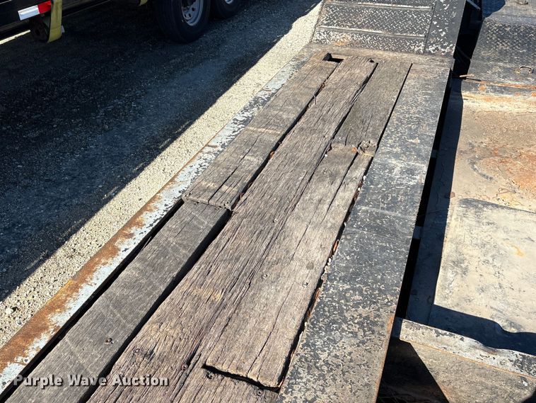 image for item YA2747 2015 Globe lowboy equipment trailer