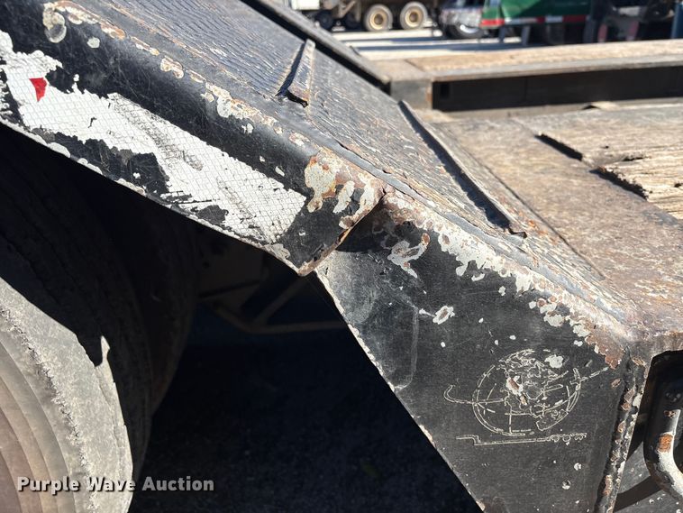 image for item YA2747 2015 Globe lowboy equipment trailer