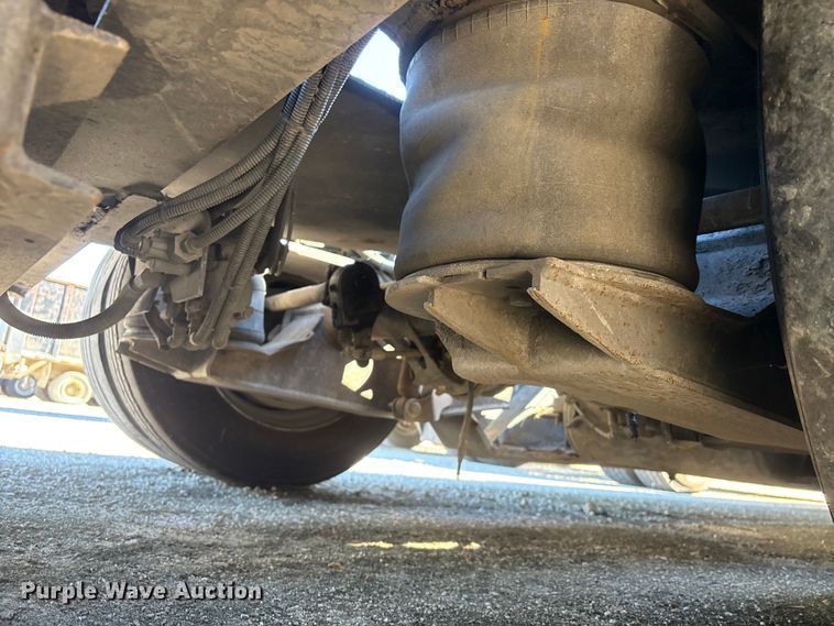 image for item YA2747 2015 Globe lowboy equipment trailer