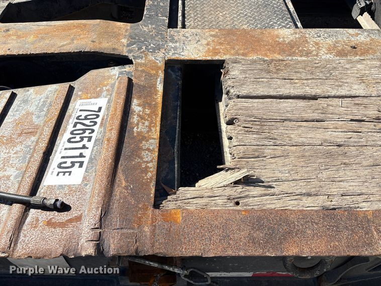 image for item YA2747 2015 Globe lowboy equipment trailer