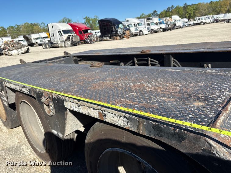 image for item YA2747 2015 Globe lowboy equipment trailer