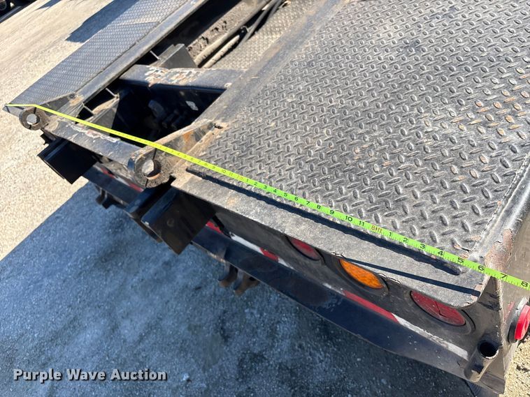 image for item YA2747 2015 Globe lowboy equipment trailer